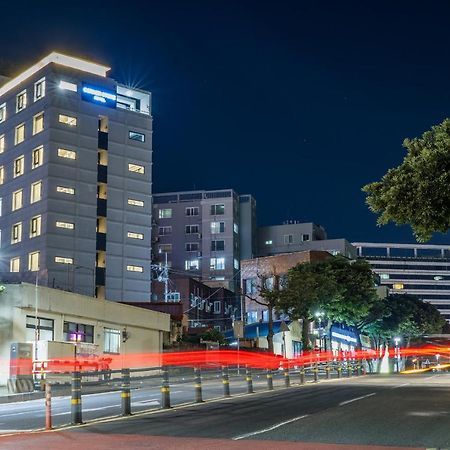 Cornerstone Hotel Szogüpho Kültér fotó