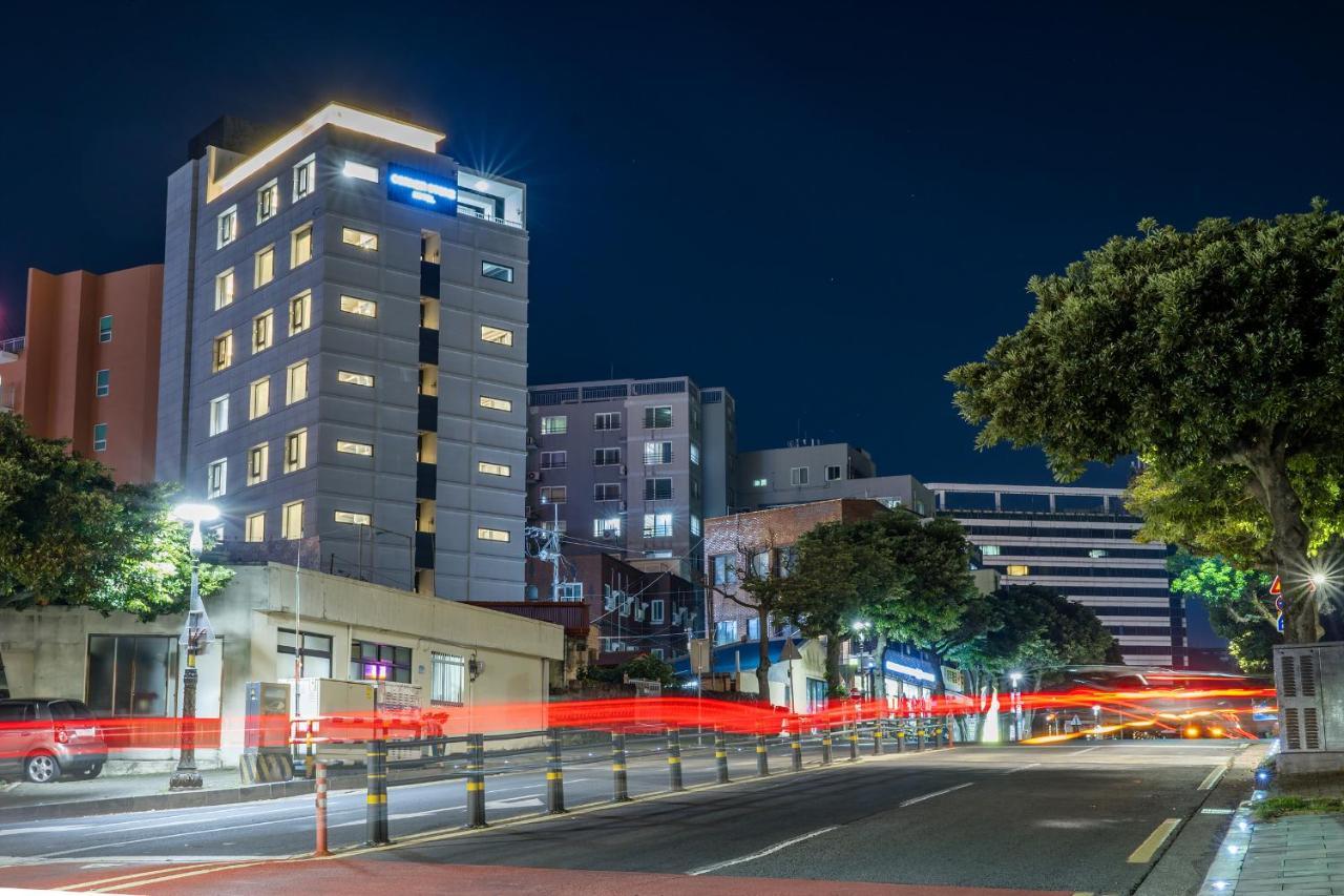 Cornerstone Hotel Szogüpho Kültér fotó