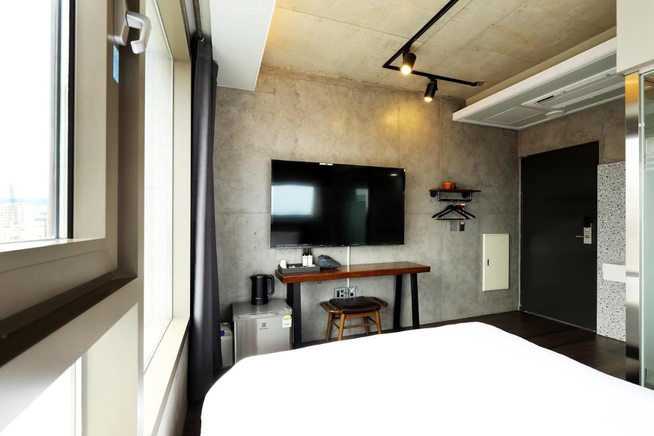 Cornerstone Hotel Szogüpho Kültér fotó