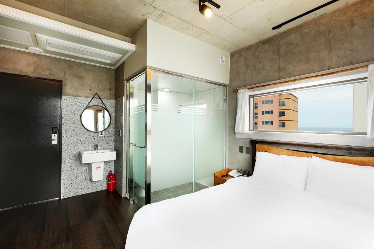 Cornerstone Hotel Szogüpho Kültér fotó