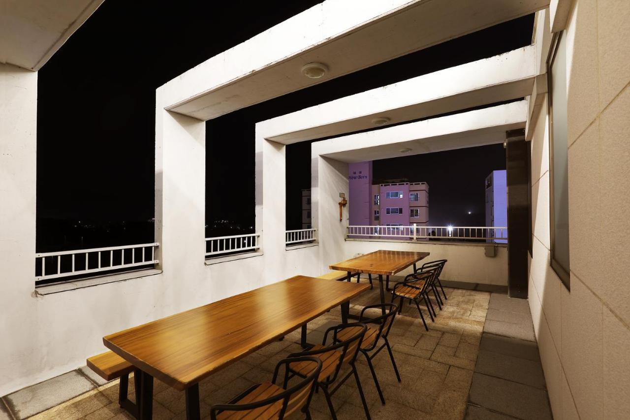 Cornerstone Hotel Szogüpho Kültér fotó