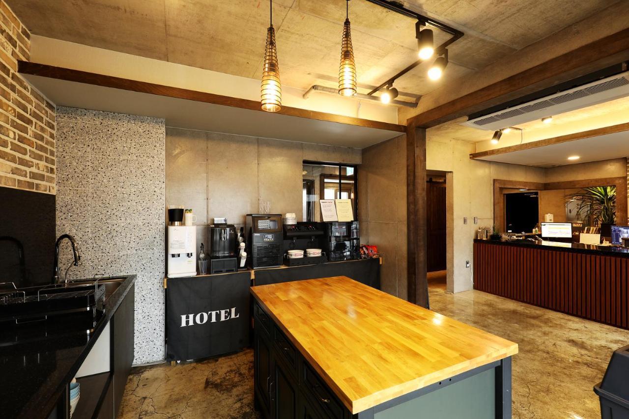 Cornerstone Hotel Szogüpho Kültér fotó